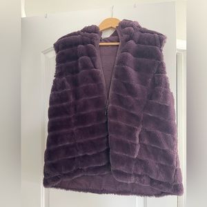 Reversible vest with faux plum fur